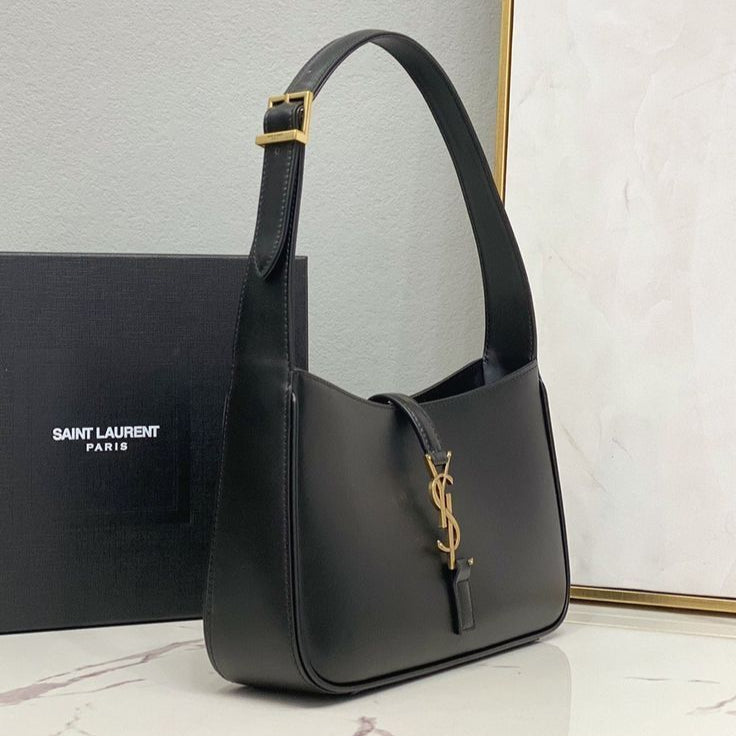 Le 5 à 7 Saint Laurent