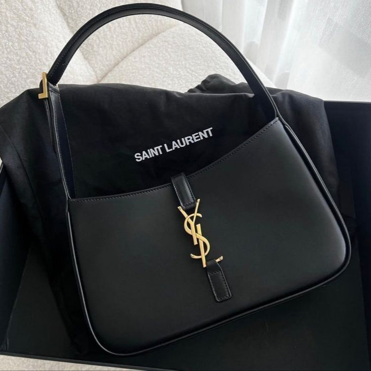 Le 5 à 7 Saint Laurent