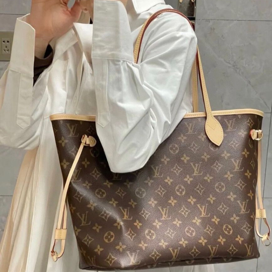 Louis Vuitton Neverfull MM Bag