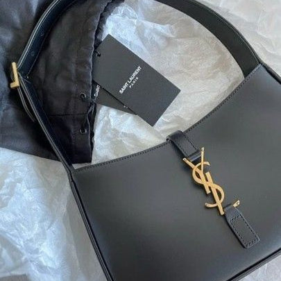 Le 5 à 7 Saint Laurent