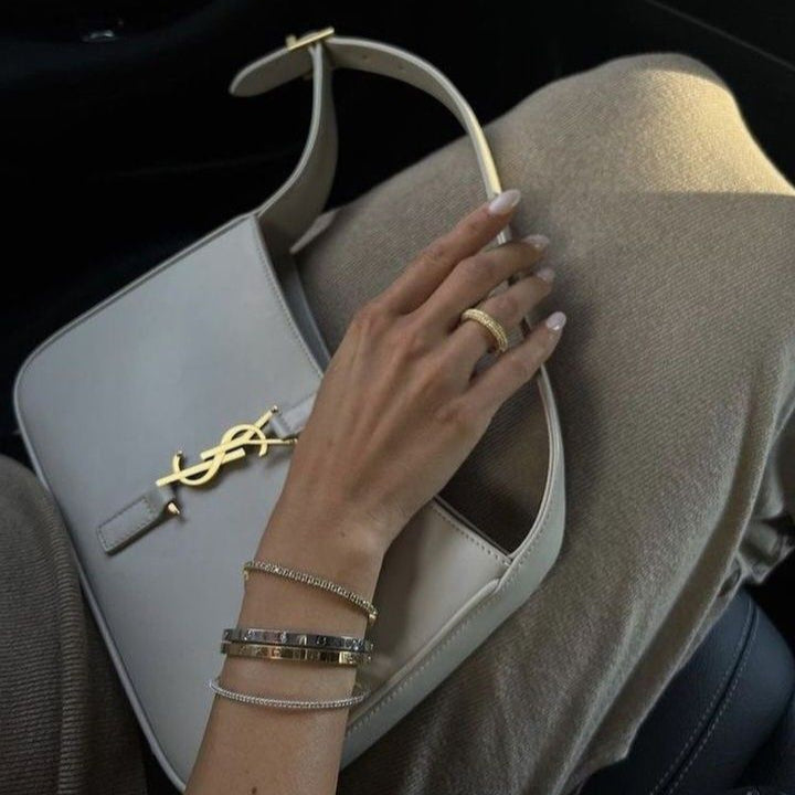 Le 5 à 7 Saint Laurent